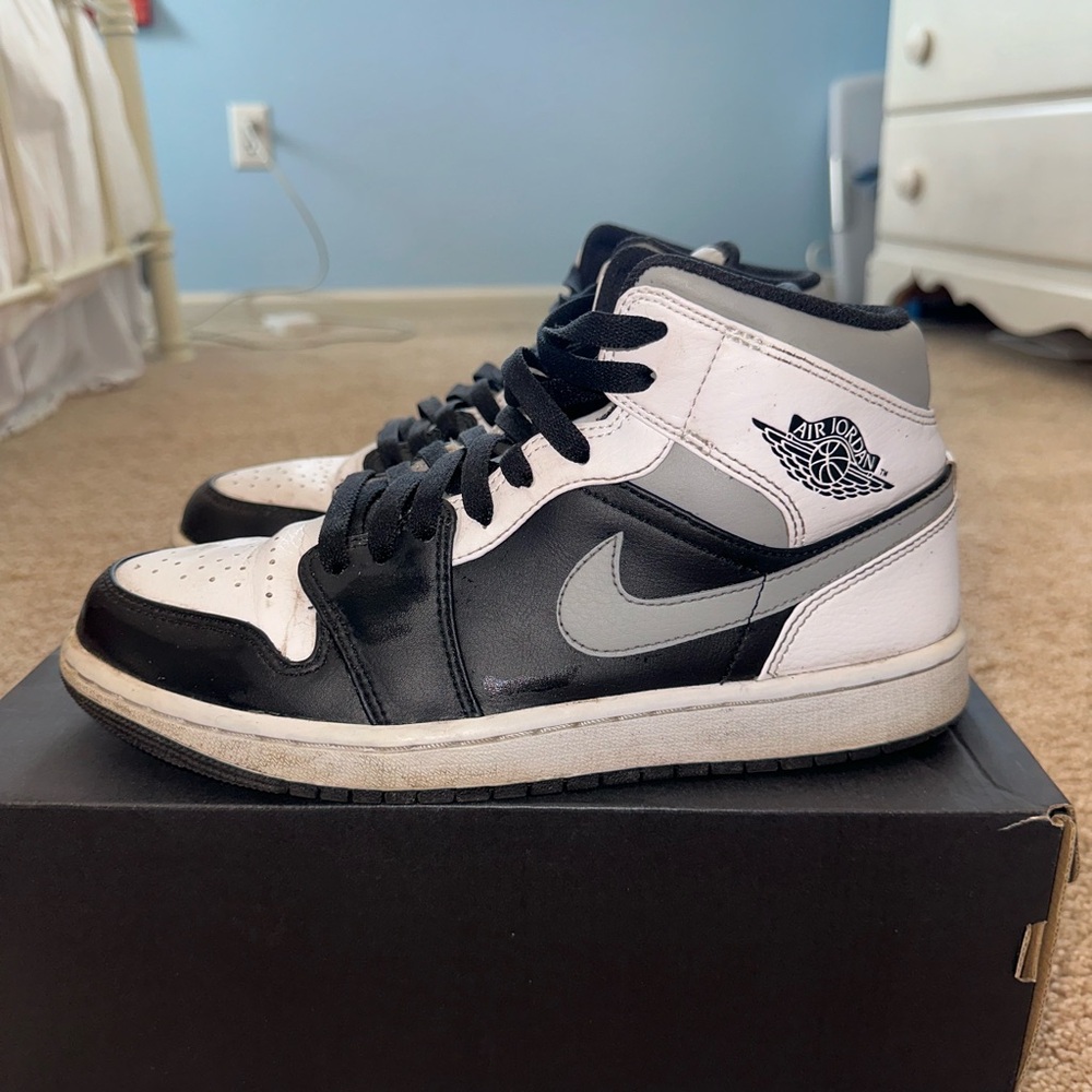 Air Jordan 1 Mid - Black, white, smoke grey - Mens size 8